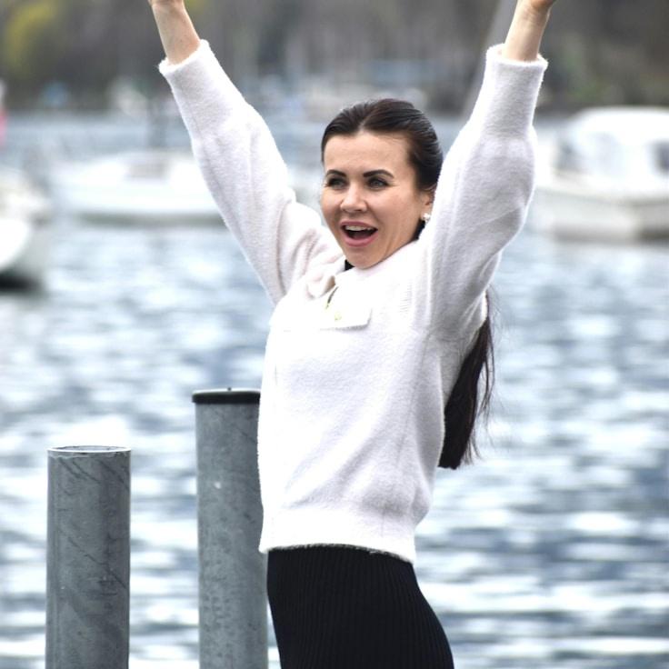 Portrait of Nia Kapoor, group coordinator and fusion cooking expert